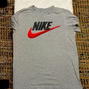 Men’s Nike t-shirt
